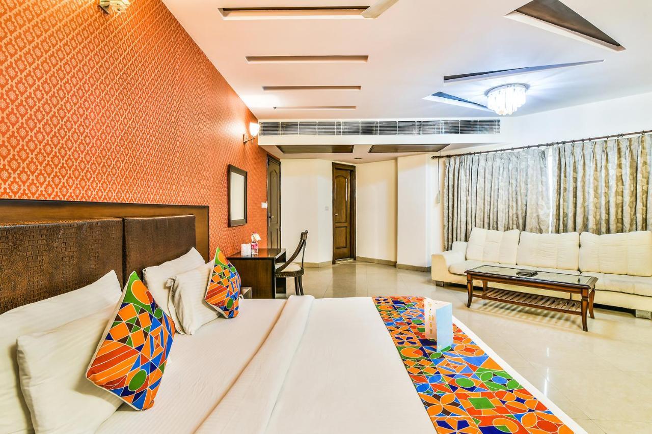 Hotel Alpine Tree Ню Делхи Екстериор снимка